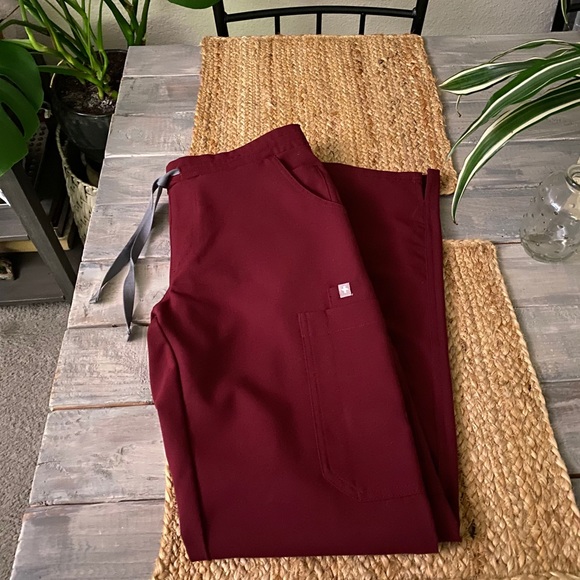 Figs Pants - ❤️ Burgundy Figs Yola Scrub Pants